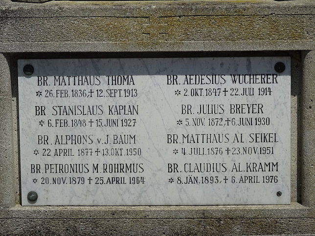 Strebersdorfer Friedhof, Grab der Schulbrder M3