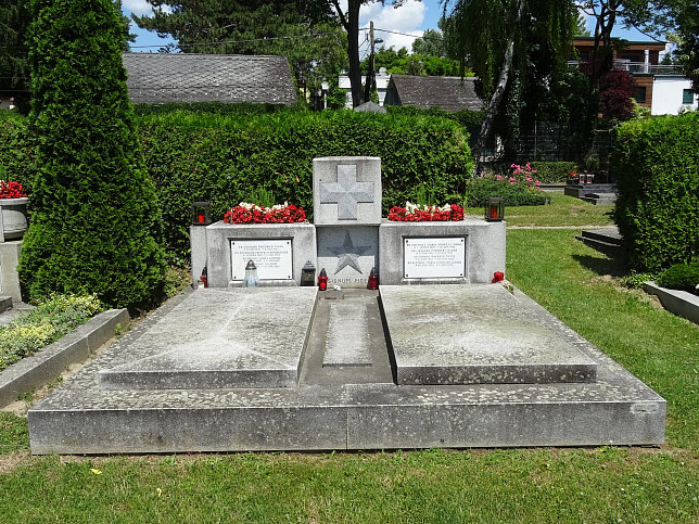 Strebersdorfer Friedhof, Grab der Schulbrder M4 und M5