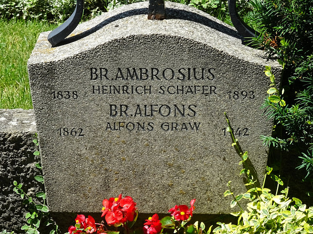 Strebersdorfer Friedhof, Grab der Schulbrder