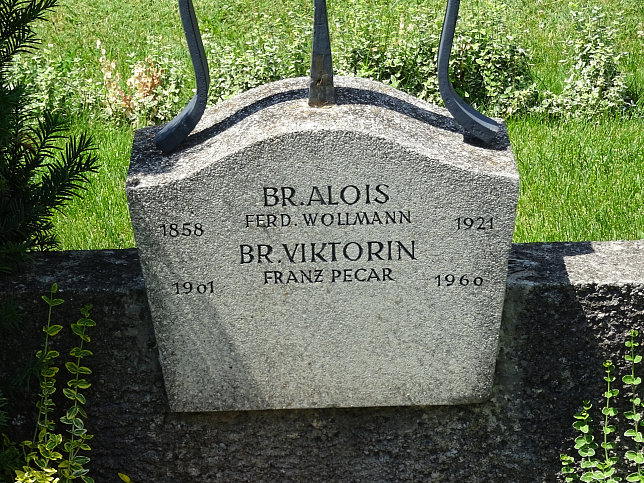 Strebersdorfer Friedhof, Grab der Schulbrder