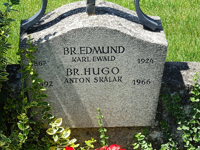 Strebersdorfer Friedhof, Grab der Schulbrder
