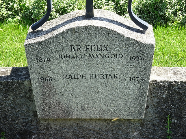 Strebersdorfer Friedhof, Grab der Schulbrder