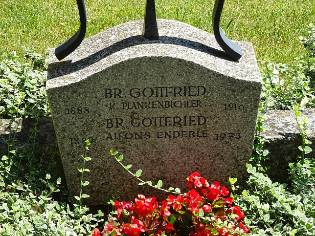 Strebersdorfer Friedhof, Grab der Schulbrder