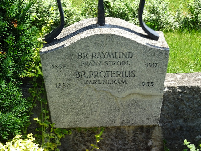 Strebersdorfer Friedhof, Grab der Schulbrder