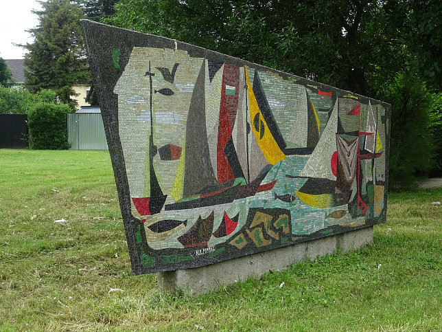 Natursteinwand Segelschiffe