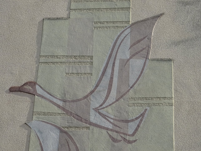 Sgraffito 'Wildgnse' bzw. 'Vogelgruppe' von Hans Wulz