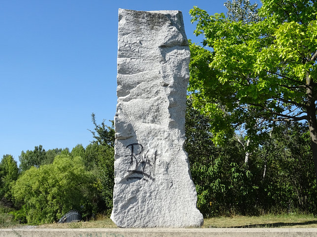 Gesteinsblock auf der Donauinsel