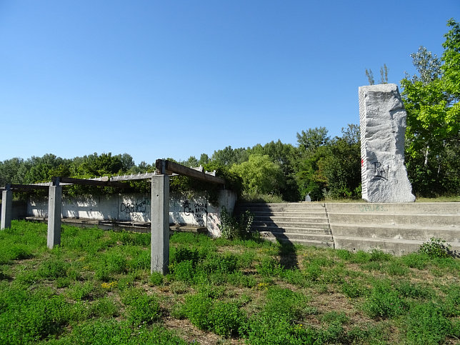 Gesteinsblock auf der Donauinsel