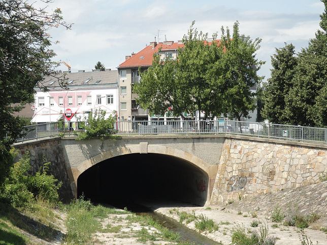 Eindeckung der Liesing in Atzgersdorf