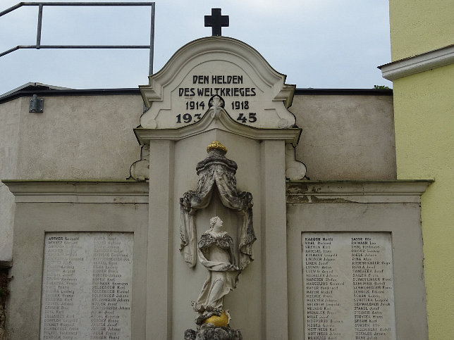 Kriegerdenkmal bei der Pfarrkirche in Atzgersdorf