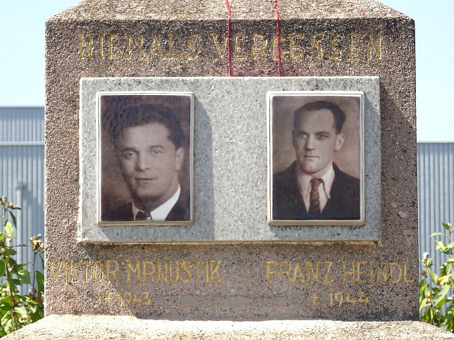 Widerstandsdenkmal fr Franz Heindl und Viktor Mrnustik