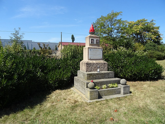 Widerstandsdenkmal fr Franz Heindl und Viktor Mrnustik