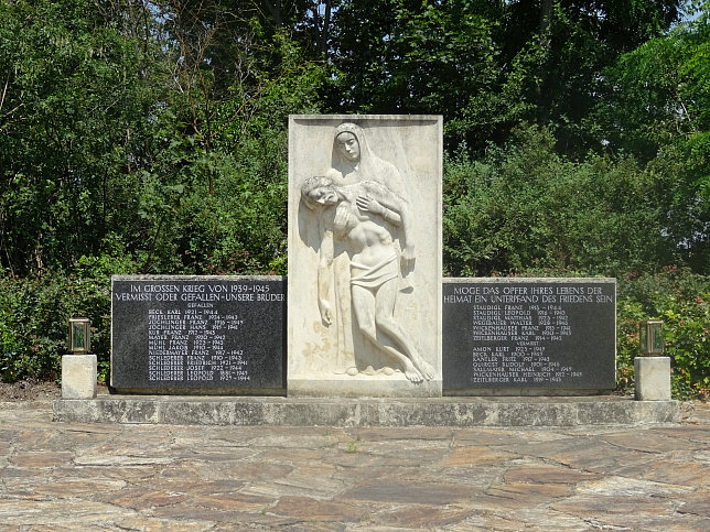 Aderklaa, Kriegerdenkmal 2. WK.