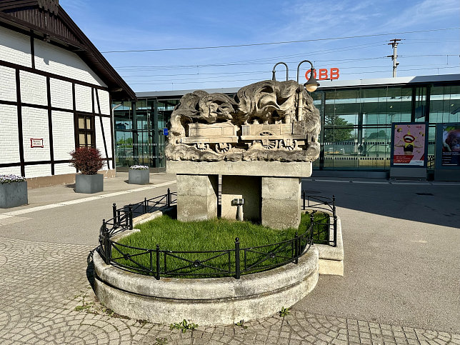 Deutsch Wagram, Denkmal Lokomotive