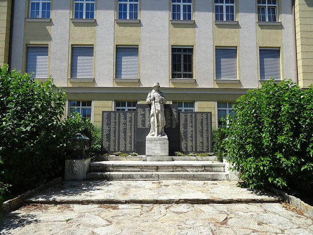 Deutsch-Wagram, Kriegerdenkmal