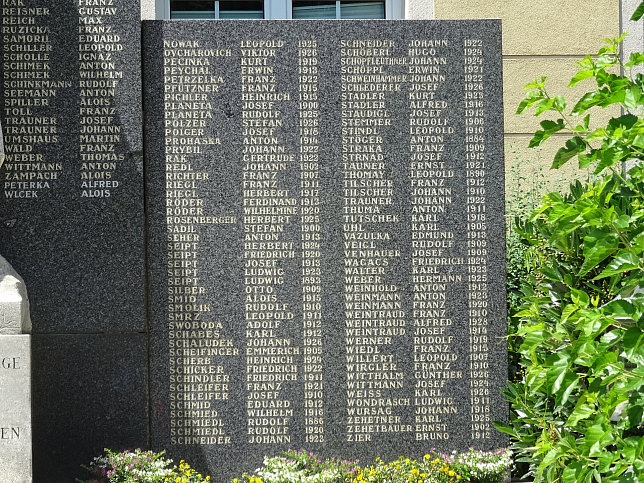 Deutsch-Wagram, Kriegerdenkmal