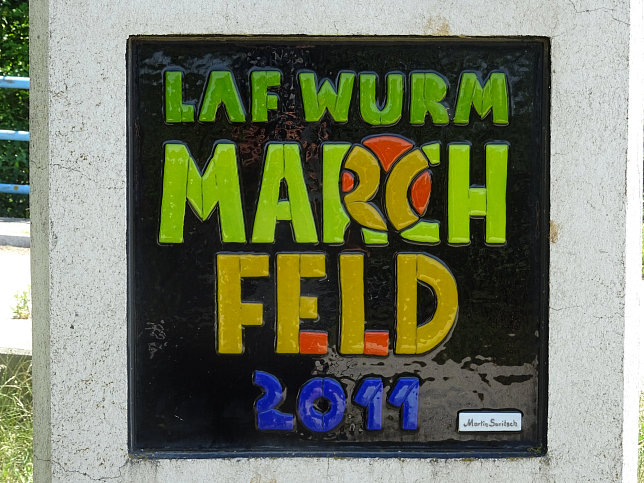 Deutsch-Wagram, Laf Wurm Keramiks�ule Marchfeld