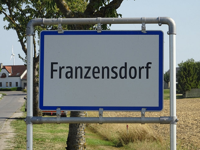 Franzensdorf, Ortstafel