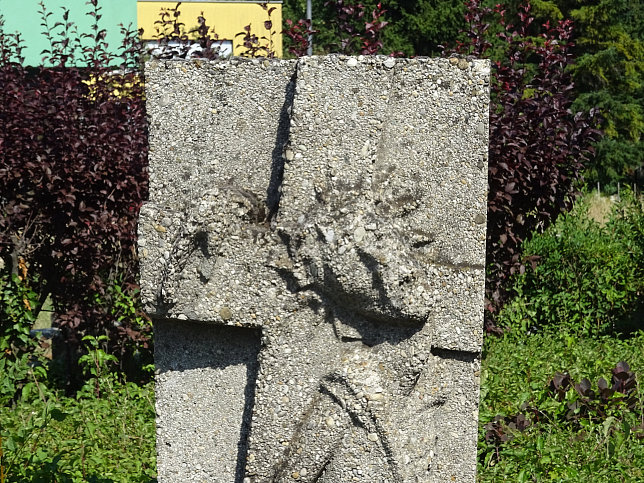 Purkersdorf, Christusrelief neben Fridolinbrunnen