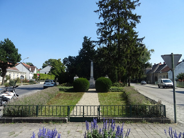 Raasdorf, Kriegerdenkmal