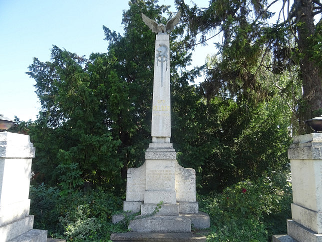 Raasdorf, Kriegerdenkmal